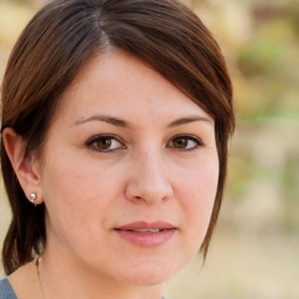 Marta Solís, Directora de Investigación